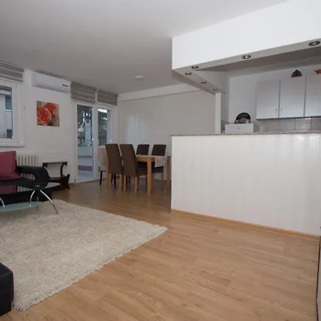 Aqua House Ilidza 別荘